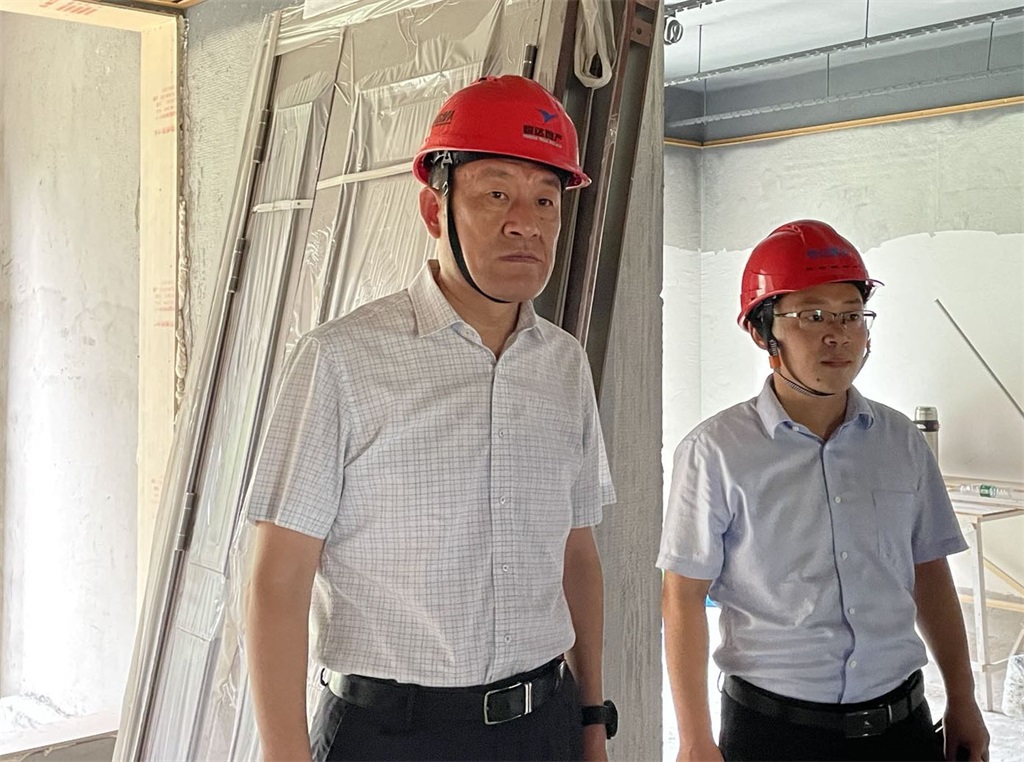 李彪調研悅瓏灣五期、悅達889錦鄰時強調：堅持高標準嚴要求，抓好項目工程質量進度，嚴把選材品質環保關，確保項目如期交付、順利亮相